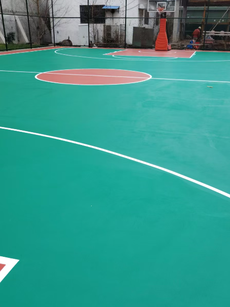 象山 球场长期使用易出现地面开裂